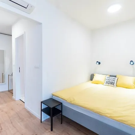 아파트 Mar Vartalak *